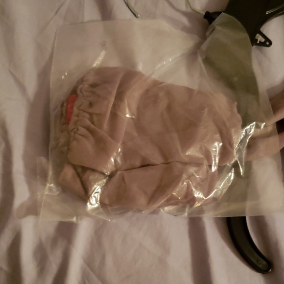 Gili Sleeveless Maxi Dress - Picture 4 of 7